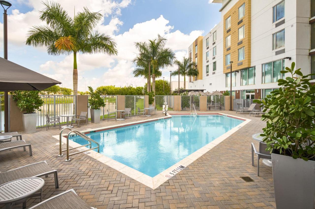 Towneplace Suites Miami Kendall West Kendale Lakes Exterior foto